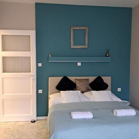 Eper Apartman Szeged Buitenkant foto