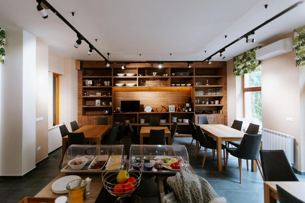 Eper Apartman Szeged Buitenkant foto