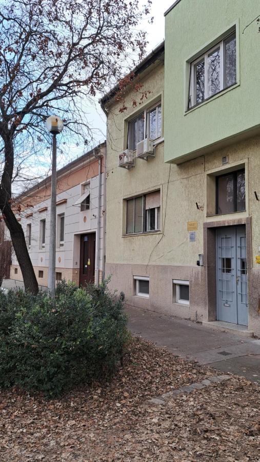 Eper Apartman Szeged Buitenkant foto