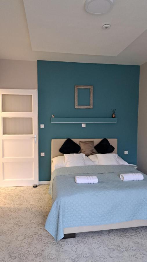 Eper Apartman Szeged Buitenkant foto